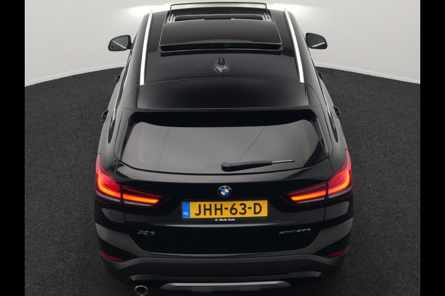 BMW X1 xDrive25e Sportline Plug In Hybrid 222pk Dealer O.H. PHEV | Trekhaak Afn. | Panodak | Head Up | Lederen Sportstoelen Verwarmd | LED Koplampen | Sfeerverlichting | Navigatie | Cruise Control | DAB |