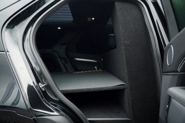 Land Rover Discovery 3.0 D250 R-Dynamic SE / VAN / Pano / Trekhaak / Grijs Kenteken / Excl BTW