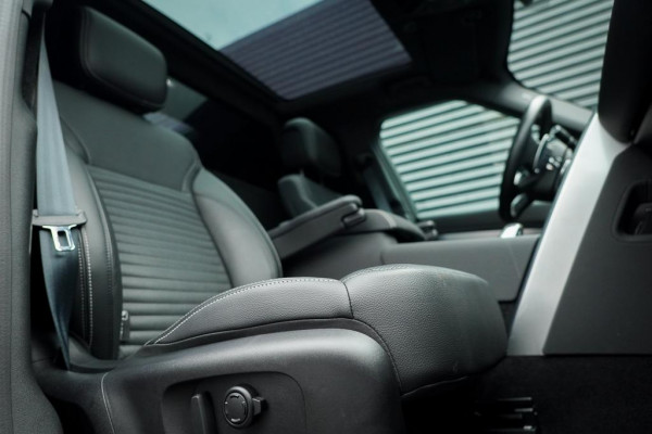 Land Rover Discovery 3.0 D250 R-Dynamic SE / VAN / Pano / Trekhaak / Grijs Kenteken / Excl BTW