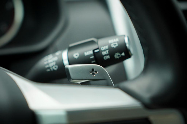 Land Rover Discovery 3.0 D250 R-Dynamic SE / VAN / Pano / Trekhaak / Grijs Kenteken / Excl BTW