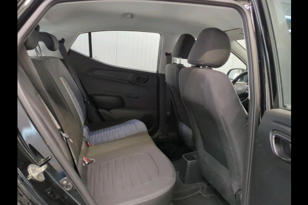 Hyundai i10 1.0 Comfort Smart Airco Navi Carplay Cruise Control Camera Achter Verkeerbord herkenning DAB+ Lane Assist Grootlicht assistent