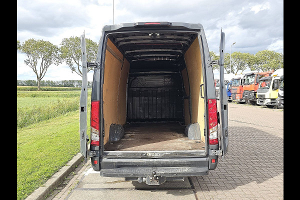 Iveco Daily 35S14V 2.3 352 L2H2 3.5T-Trekhaak Automaat Airco Euro6!