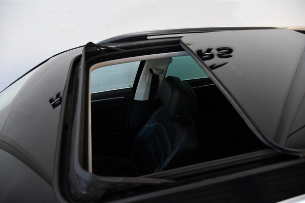 Volkswagen Tiguan 1.5 TSI R-Line Camera/lane-assist/Memory/Pano