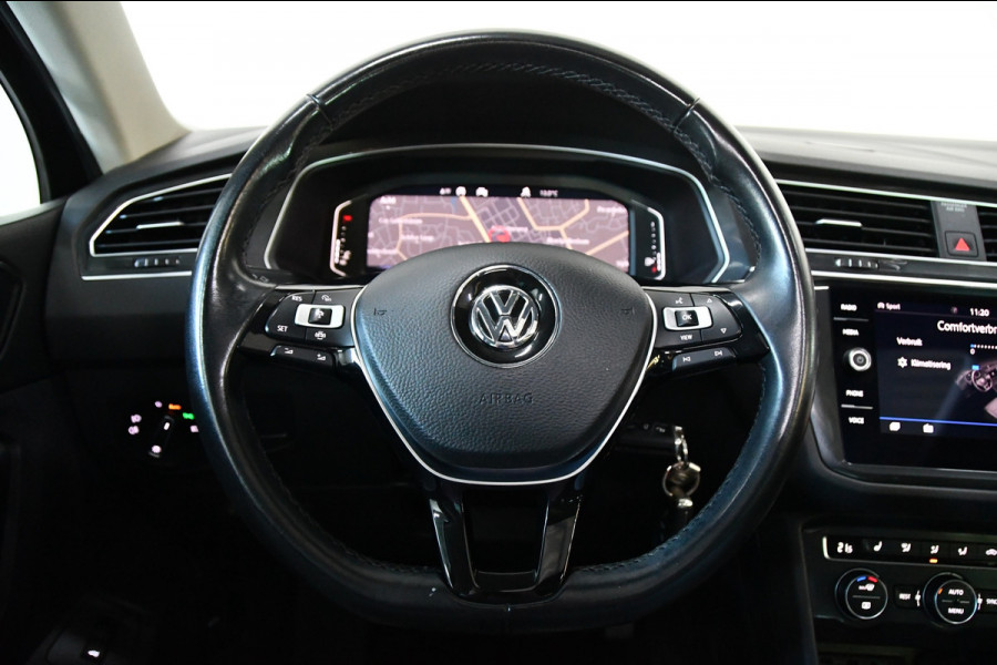 Volkswagen Tiguan 1.5 TSI R-Line Camera/lane-assist/Memory/Pano