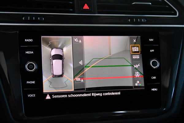 Volkswagen Tiguan 1.5 TSI R-Line Camera/lane-assist/Memory/Pano