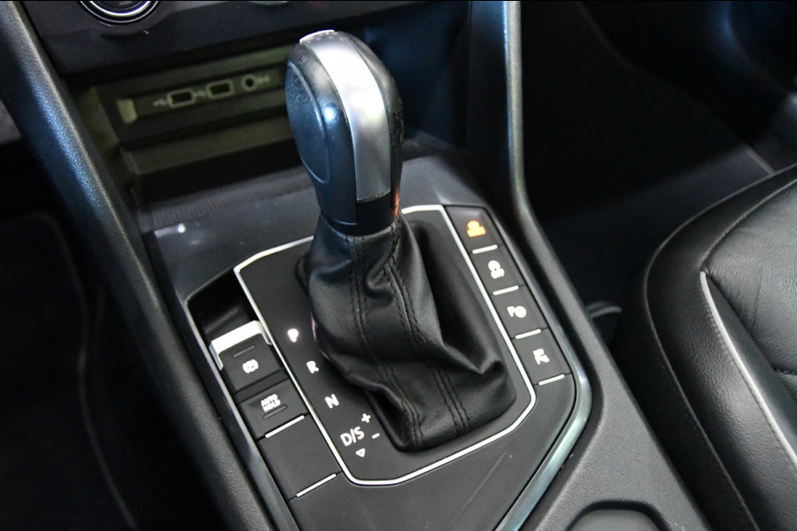 Volkswagen Tiguan 1.5 TSI R-Line Camera/lane-assist/Memory/Pano