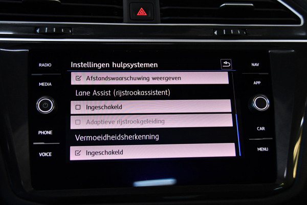 Volkswagen Tiguan 1.5 TSI R-Line Camera/lane-assist/Memory/Pano
