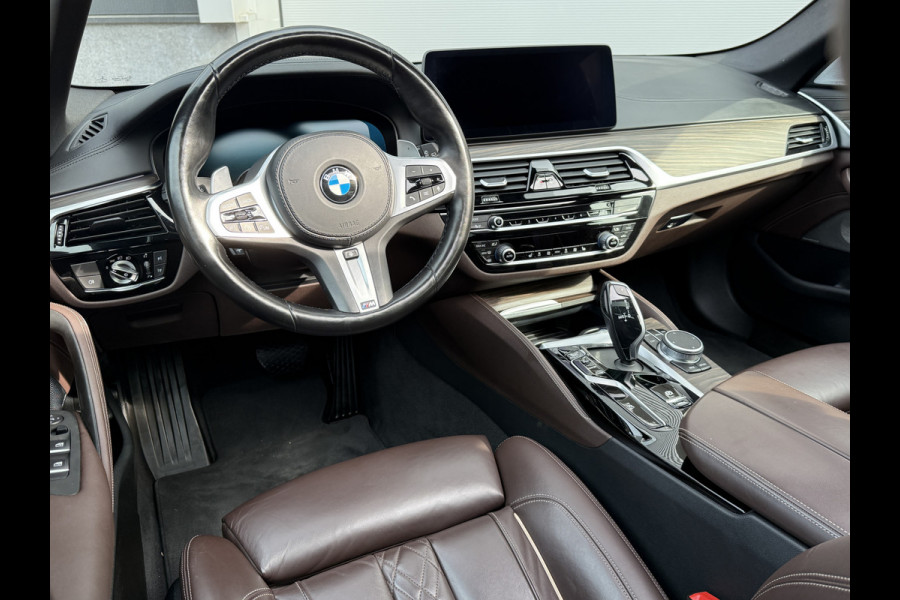 BMW 5 Serie Touring 530d Luxury Line Plus | Bowers & Wilkins | Head UP | Panoramadak