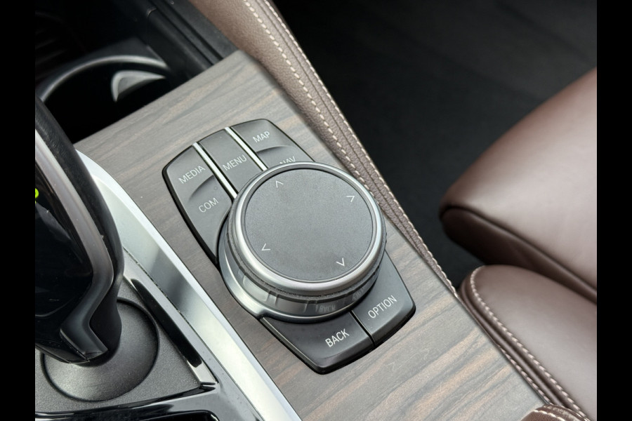 BMW 5 Serie Touring 530d Luxury Line Plus | Bowers & Wilkins | Head UP | Panoramadak