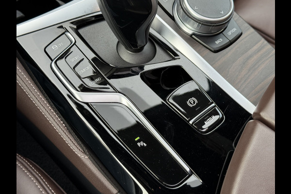 BMW 5 Serie Touring 530d Luxury Line Plus | Bowers & Wilkins | Head UP | Panoramadak