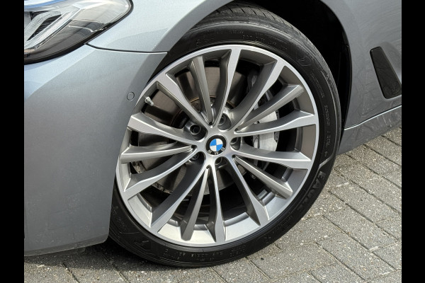 BMW 5 Serie Touring 530d Luxury Line Plus | Bowers & Wilkins | Head UP | Panoramadak
