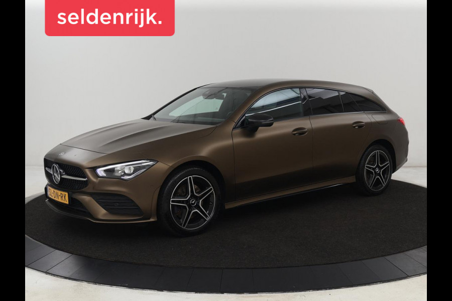 Mercedes-Benz CLA-Klasse 250e AMG Night | Stoelverwarming | Carplay | Camera | Widescreen | Sfeerverlichting | Leder/Alcantara | Navigatie | Park Assist | Origineel Zwart | PHEV | Plug In