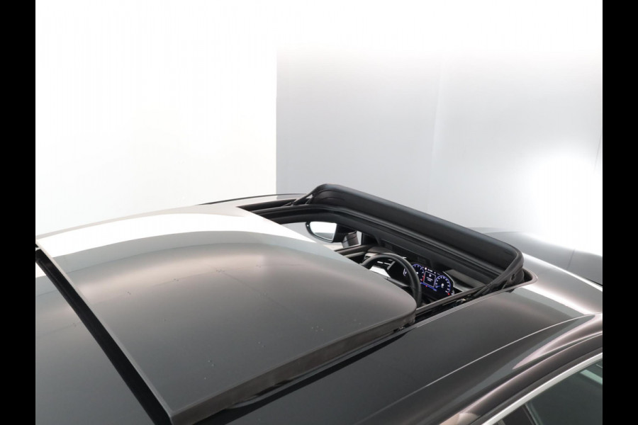 Volkswagen Arteon Shooting Brake 2.0 TSI R-Line Business 190PK | Panorama dak | Clima | Sfeer | Achteruitrijcamera |