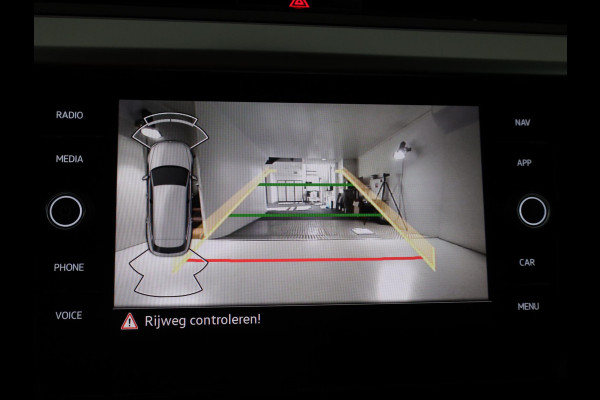 Volkswagen Arteon Shooting Brake 2.0 TSI R-Line Business 190PK | Panorama dak | Clima | Sfeer | Achteruitrijcamera |