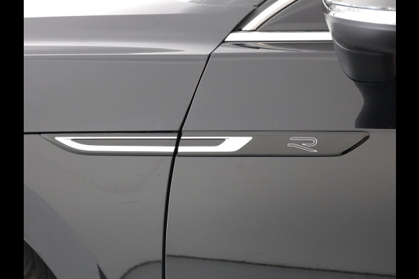 Volkswagen Arteon Shooting Brake 2.0 TSI R-Line Business 190PK | Panorama dak | Clima | Sfeer | Achteruitrijcamera |