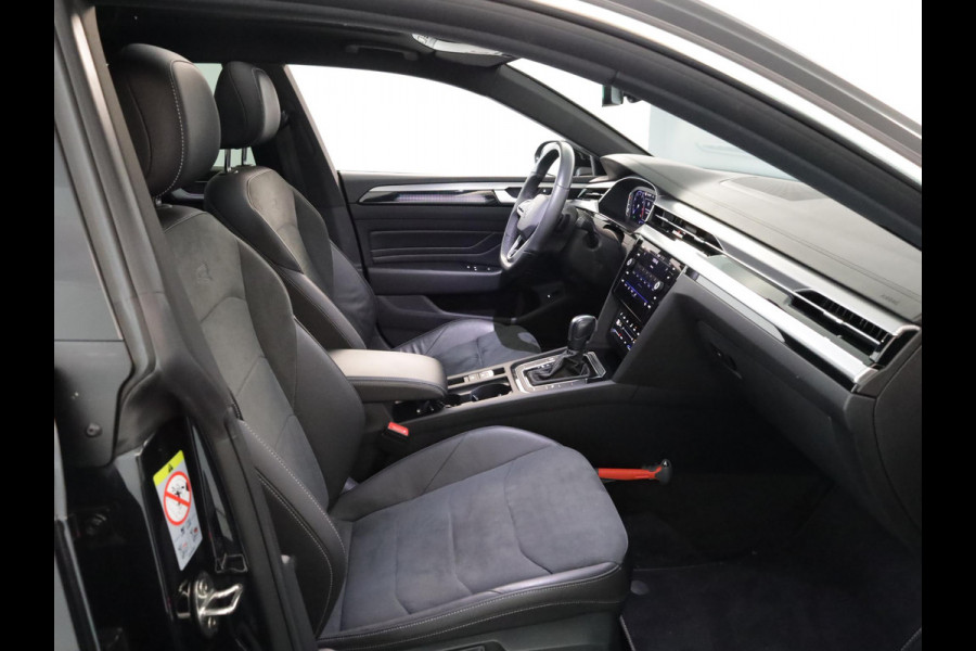 Volkswagen Arteon Shooting Brake 2.0 TSI R-Line Business 190PK | Panorama dak | Clima | Sfeer | Achteruitrijcamera |