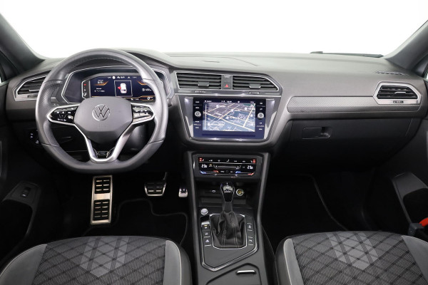 Volkswagen Tiguan Allspace 1.5 TSI R-Line Business 7p. 150 pk DSG | Verlengde garantie | Navigatie | Panoramadak | Parkeersensoren | Adaptieve cruise control | Stoelverwarming | Matrix LED koplampen |
