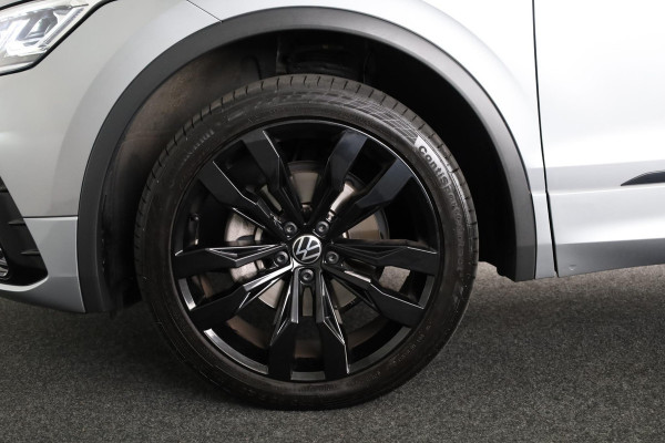 Volkswagen Tiguan Allspace 1.5 TSI R-Line Business 7p. 150 pk DSG | Verlengde garantie | Navigatie | Panoramadak | Parkeersensoren | Adaptieve cruise control | Stoelverwarming | Matrix LED koplampen |
