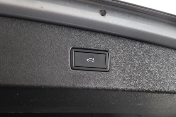 Volkswagen Tiguan Allspace 1.5 TSI R-Line Business 7p. 150 pk DSG | Verlengde garantie | Navigatie | Panoramadak | Parkeersensoren | Adaptieve cruise control | Stoelverwarming | Matrix LED koplampen |