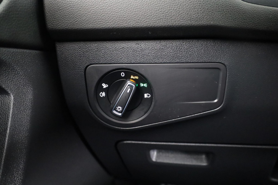 Volkswagen Tiguan Allspace 1.5 TSI R-Line Business 7p. 150 pk DSG | Verlengde garantie | Navigatie | Panoramadak | Parkeersensoren | Adaptieve cruise control | Stoelverwarming | Matrix LED koplampen |