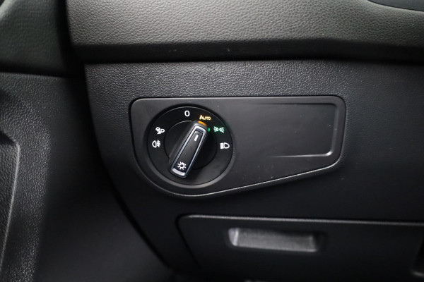 Volkswagen Tiguan Allspace 1.5 TSI R-Line Business 7p. 150 pk DSG | Verlengde garantie | Navigatie | Panoramadak | Parkeersensoren | Adaptieve cruise control | Stoelverwarming | Matrix LED koplampen |