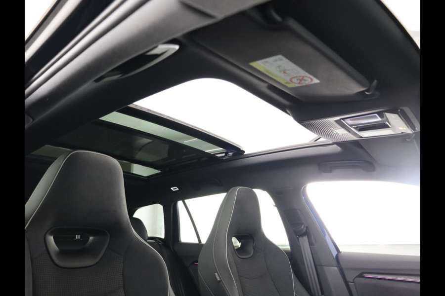 Škoda Superb Combi 1.5 TSI PHEV 204pk Sportline Business | 19 inch | Panoramadak | Canton | Trekhaak | Winterpakket | Adaptive Cruise | Blind Spot