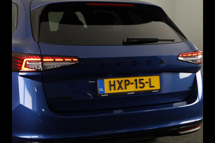 Škoda Superb Combi 1.5 TSI PHEV 204pk Sportline Business | 19 inch | Panoramadak | Canton | Trekhaak | Winterpakket | Adaptive Cruise | Blind Spot
