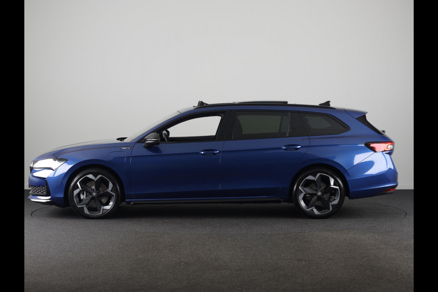 Škoda Superb Combi 1.5 TSI PHEV 204pk Sportline Business | 19 inch | Panoramadak | Canton | Trekhaak | Winterpakket | Adaptive Cruise | Blind Spot