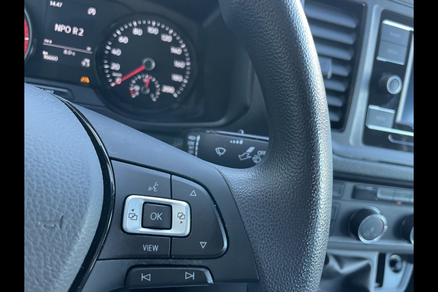 Volkswagen Crafter 35 2.0 TDI L4 DC Comfortline Airco - Bluetooth - Cruise control - start/stop systeem - Mistlampen voor - Centrale vergrendeling met afstandsbediening - 7 persoonswagen