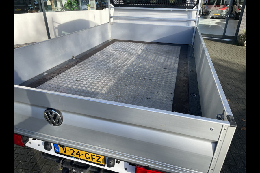 Volkswagen Crafter 35 2.0 TDI L4 DC Comfortline Airco - Bluetooth - Cruise control - start/stop systeem - Mistlampen voor - Centrale vergrendeling met afstandsbediening - 7 persoonswagen