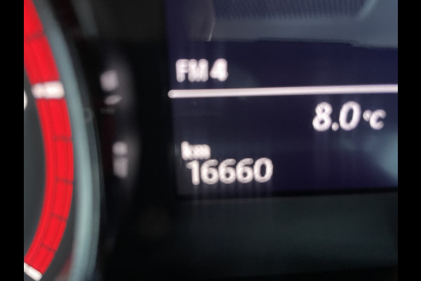 Volkswagen Crafter 35 2.0 TDI L4 DC Comfortline Airco - Bluetooth - Cruise control - start/stop systeem - Mistlampen voor - Centrale vergrendeling met afstandsbediening - 7 persoonswagen