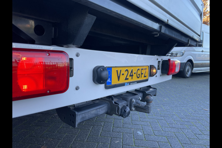 Volkswagen Crafter 35 2.0 TDI L4 DC Comfortline Airco - Bluetooth - Cruise control - start/stop systeem - Mistlampen voor - Centrale vergrendeling met afstandsbediening - 7 persoonswagen