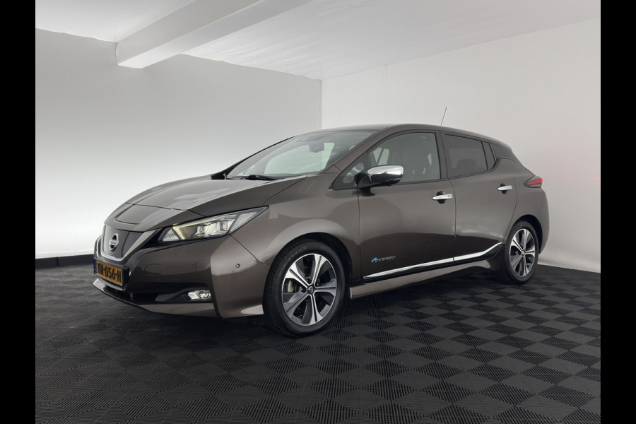 Nissan Leaf Tekna 40 kWh { SOH-92% } (INCL-BTW ) *LUXURY-LEATHER | FULL-LED | KEYLESS | NAVI-FULLMAP | BLIND-SPOT | DAB+ | HEATED-COMFORTSEATS | DIGI-COCKPIT | PRIVACY-GLASS | TOPVIEW-CAMERA | 17"ALU*