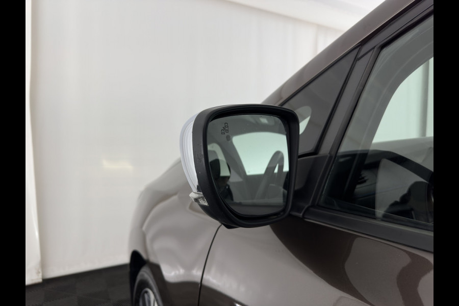 Nissan Leaf Tekna 40 kWh { SOH-92% } (INCL-BTW ) *LUXURY-LEATHER | FULL-LED | KEYLESS | NAVI-FULLMAP | BLIND-SPOT | DAB+ | HEATED-COMFORTSEATS | DIGI-COCKPIT | PRIVACY-GLASS | TOPVIEW-CAMERA | 17"ALU*