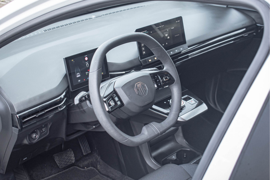 MG 4 51 kWh Tijdelijke Black friday deal, nu van 17950 .- voor 16650.- | DAB | LED