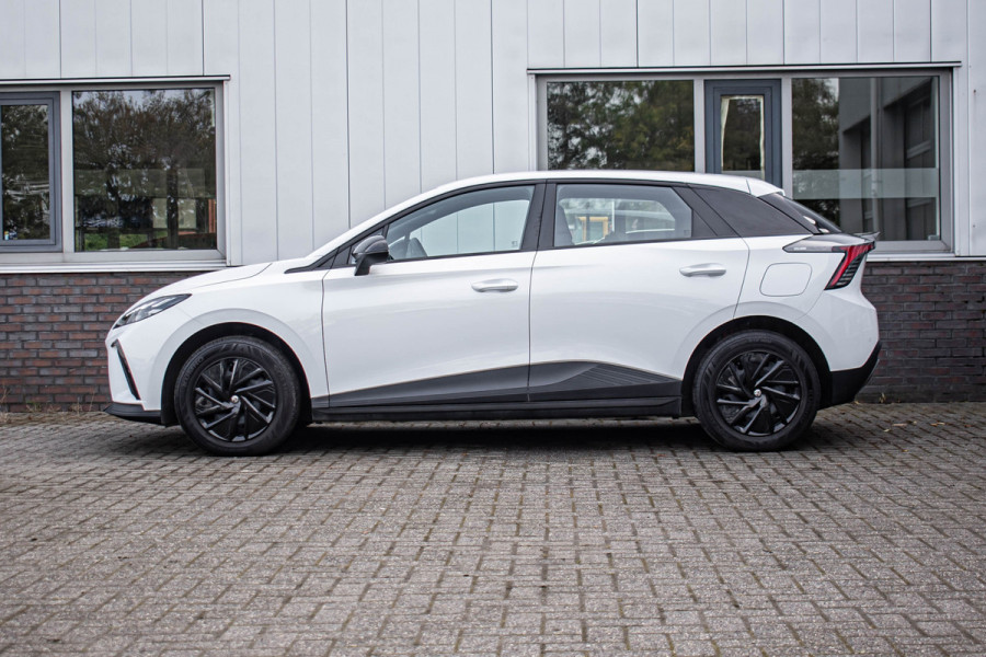 MG 4 51 kWh Tijdelijke Black friday deal, nu van 17950 .- voor 16650.- | DAB | LED