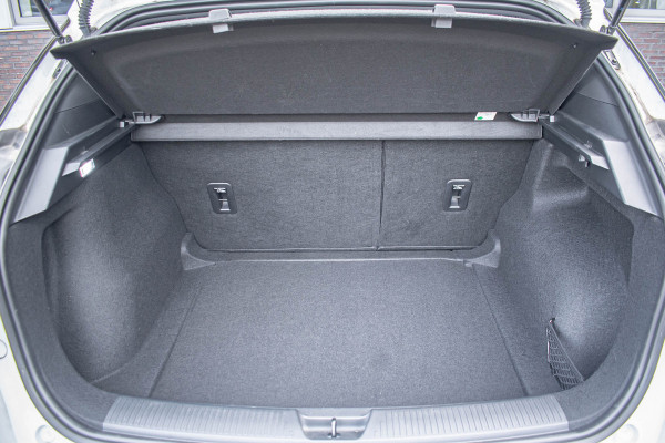 MG 4 51 kWh Tijdelijke Black friday deal, nu van 17950 .- voor 16650.- | DAB | LED