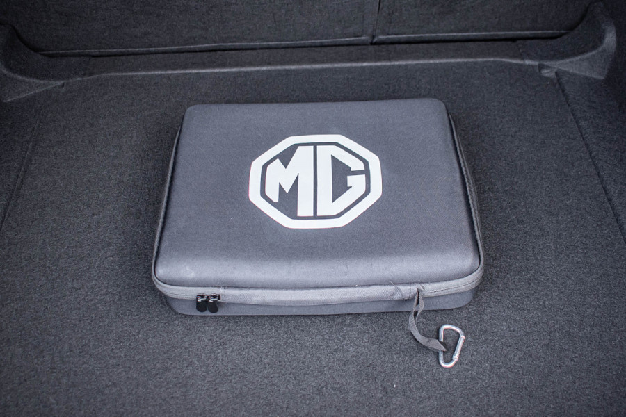 MG 4 51 kWh Tijdelijke Black friday deal, nu van 17950 .- voor 16650.- | DAB | LED