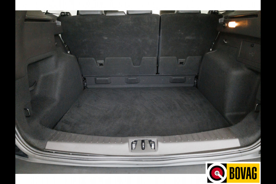 Ford Kuga 1.5 EcoBoost ST Line AWD 182 PK | Bi-xenon | Stoel- stuur- en voorruitverw. | Trekhaak | 18" lichtmetalen velgen, elektrische achterklep, PDC V + A, Camera