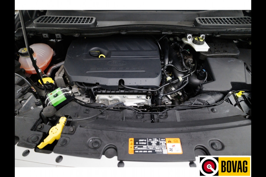 Ford Kuga 1.5 EcoBoost ST Line AWD 182 PK | Bi-xenon | Stoel- stuur- en voorruitverw. | Trekhaak | 18" lichtmetalen velgen, elektrische achterklep, PDC V + A, Camera