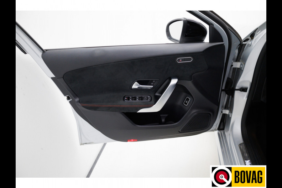 Mercedes-Benz A-Klasse 250 e AMG Line | Cruise-control | PDC V+A + Camera | Stoelverwarming Sfeerverlichting, Extra getint glas, Navigatie, Aplle Carplay/Android auto, Keyless