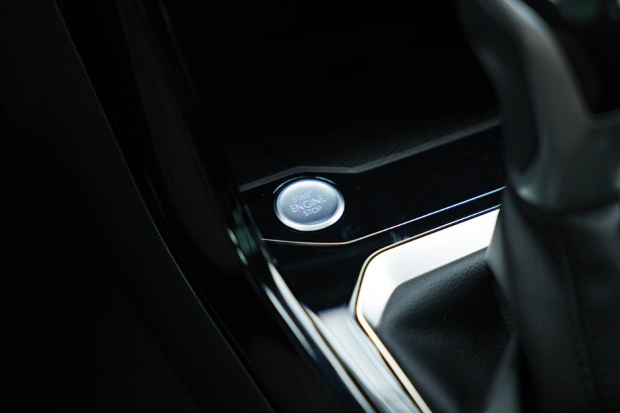 Volkswagen T-Roc 1.5 TSI R-Line Business |Pano|3xR-Line|IQ|VOLL|