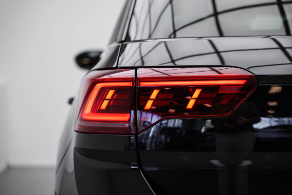 Volkswagen T-Roc 1.5 TSI R-Line Business |Pano|3xR-Line|IQ|VOLL|