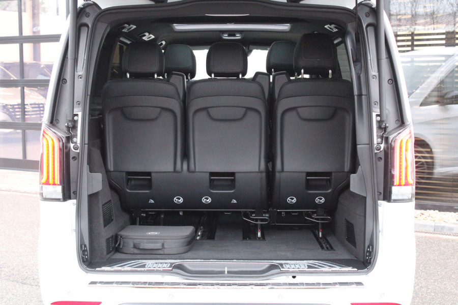 Mercedes-Benz Eqv 300 L2 / AMG / bj2025 / 7-Pers / Luchtvering / Panorama / Burmester / Vol Opties / NIEUWSTAAT