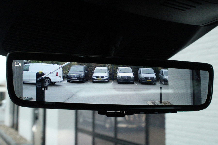 Mercedes-Benz Eqv 300 L2 / AMG / bj2025 / 7-Pers / Luchtvering / Panorama / Burmester / Vol Opties / NIEUWSTAAT