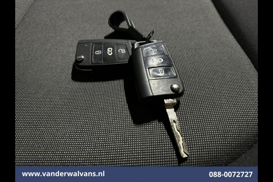 Volkswagen Crafter 2.0 TDI 141pk L3H3 L2H2 Euro6 Airco | Camera | Apple Carplay | Andoid Auto 270 Graden Achterdeuren, Bijrijdersbank, 3000kg trekvermogen