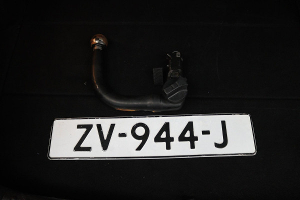 Kia ProCeed 1.4 T-GDI GT-PlusLine (PANORAMADAK, STOEL/STUUR VERWARMING, ACHTERUITRIJCAMERA, ELEKTR STOELEN, TREKHAAK)