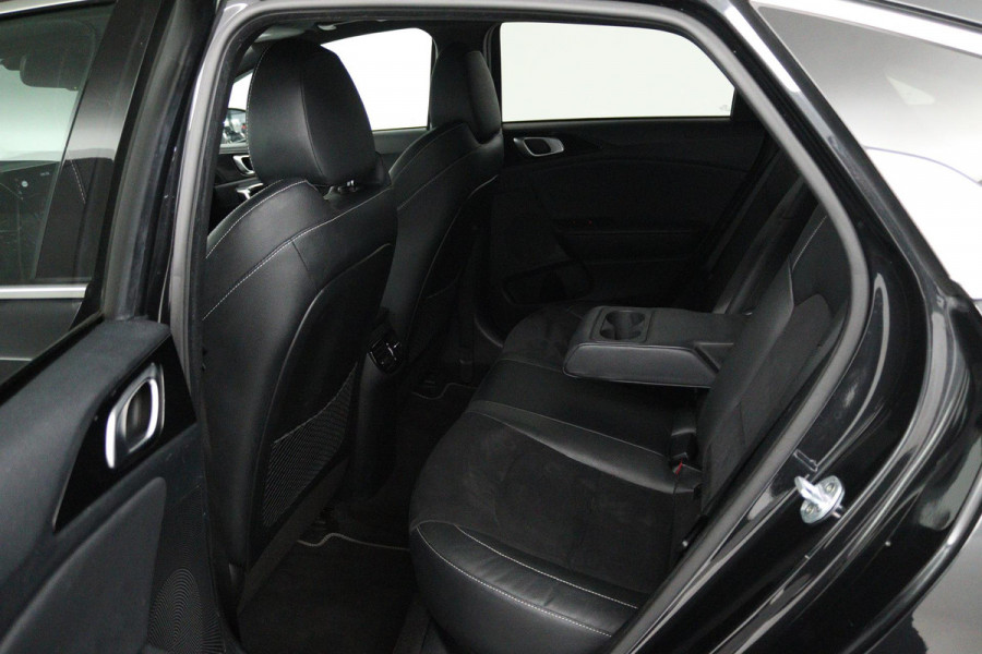 Kia ProCeed 1.4 T-GDI GT-PlusLine (PANORAMADAK, STOEL/STUUR VERWARMING, ACHTERUITRIJCAMERA, ELEKTR STOELEN, TREKHAAK)