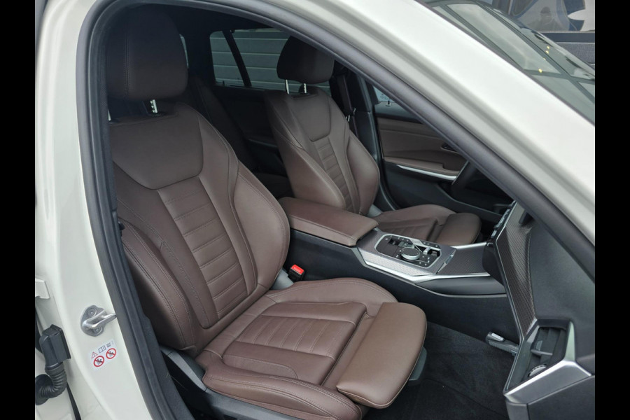 BMW 3 Serie Touring 330e M-Sport Panoramadak/Camera/Carplay/Cruise