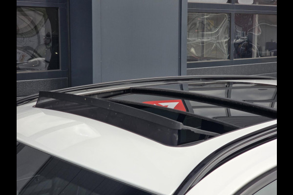 BMW 3 Serie Touring 330e M-Sport Panoramadak/Camera/Carplay/Cruise